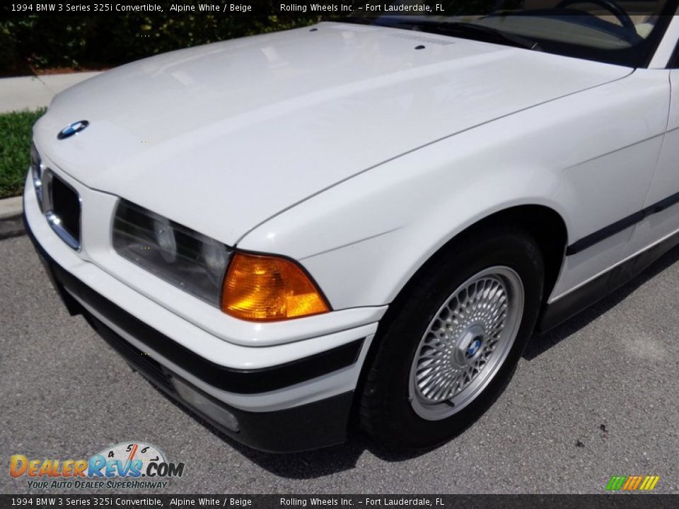 1994 BMW 3 Series 325i Convertible Alpine White / Beige Photo #31