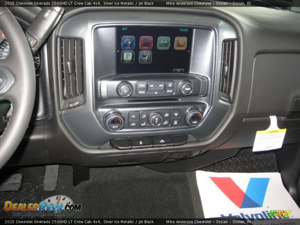 Controls of 2015 Chevrolet Silverado 2500HD LT Crew Cab 4x4 Photo #5