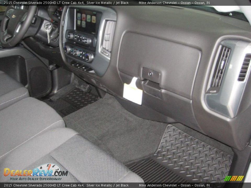 2015 Chevrolet Silverado 2500HD LT Crew Cab 4x4 Silver Ice Metallic / Jet Black Photo #11