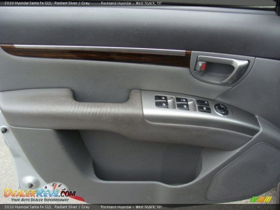 2010 Hyundai Santa Fe GLS Radiant Silver / Gray Photo #7