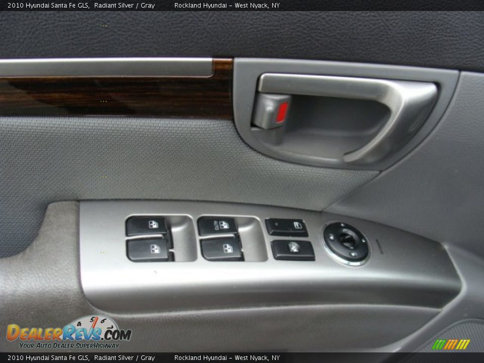 2010 Hyundai Santa Fe GLS Radiant Silver / Gray Photo #8