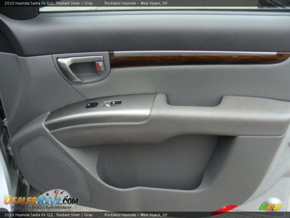 2010 Hyundai Santa Fe GLS Radiant Silver / Gray Photo #24