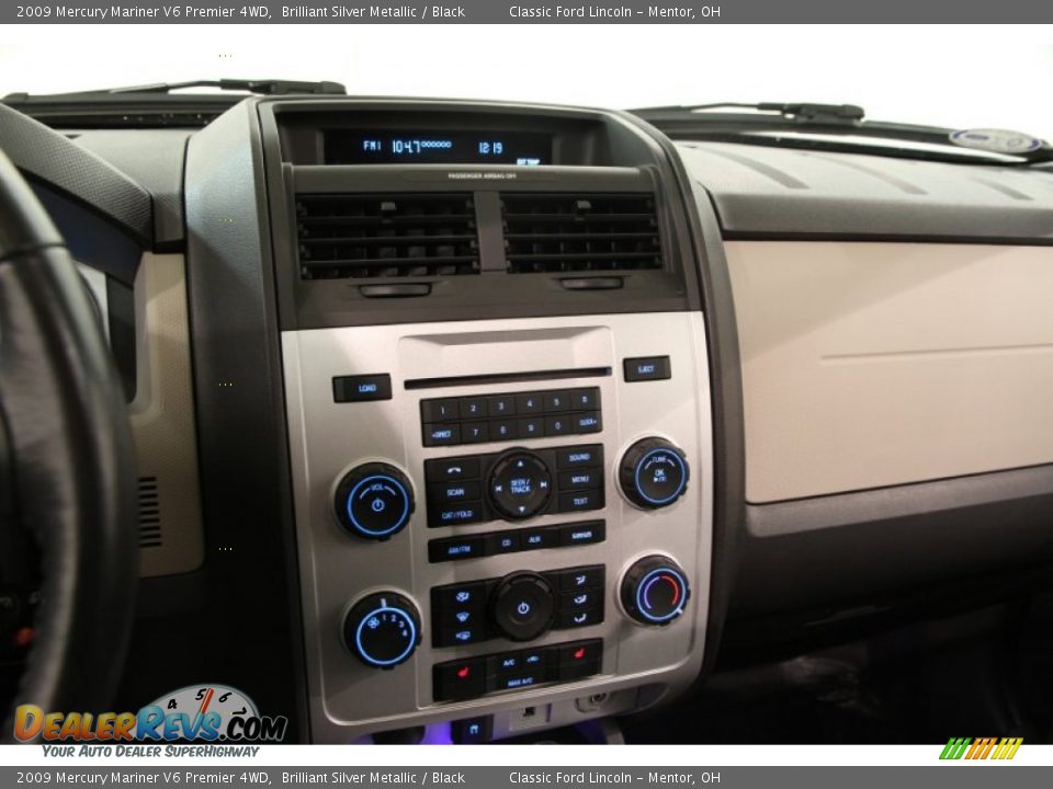 Controls of 2009 Mercury Mariner V6 Premier 4WD Photo #9