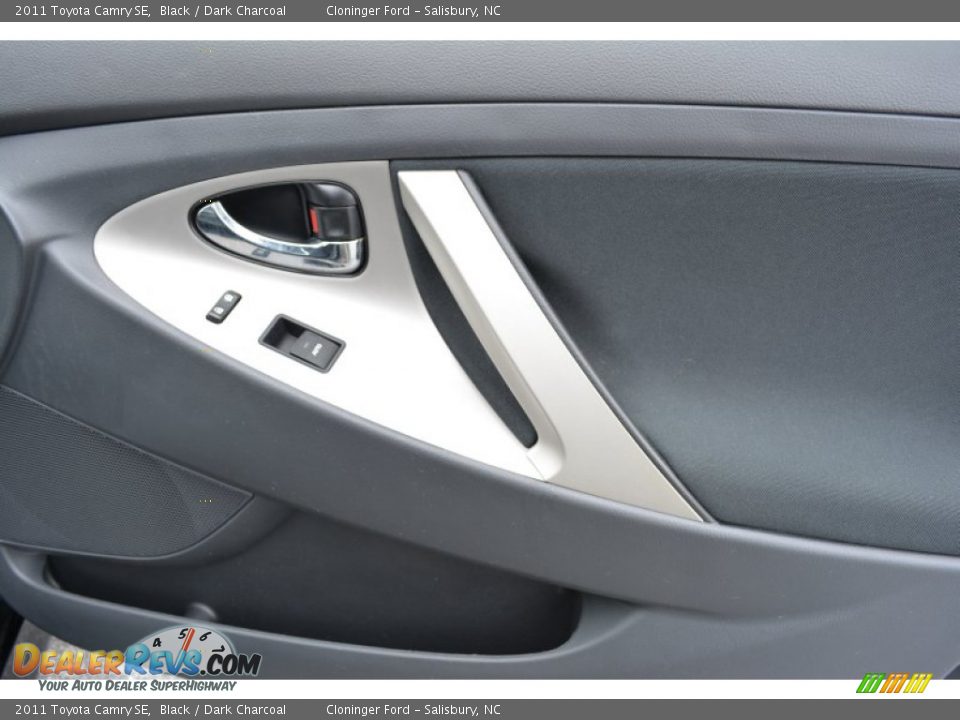 2011 Toyota Camry SE Black / Dark Charcoal Photo #13