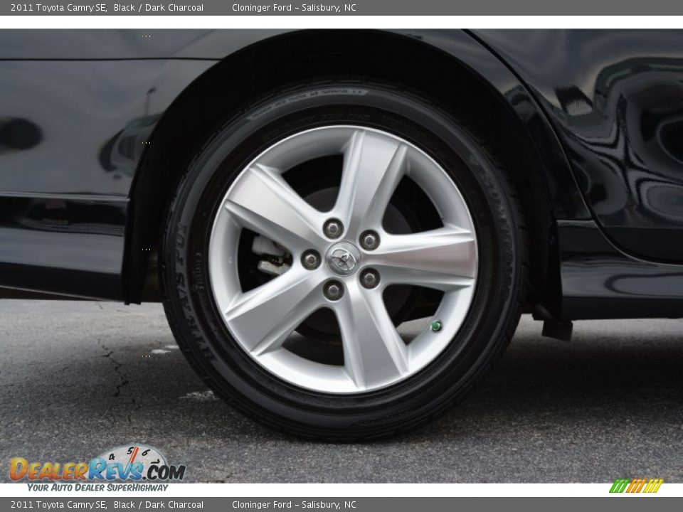 2011 Toyota Camry SE Black / Dark Charcoal Photo #17