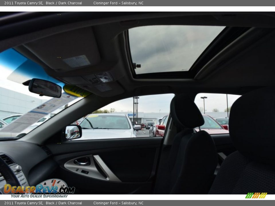2011 Toyota Camry SE Black / Dark Charcoal Photo #19