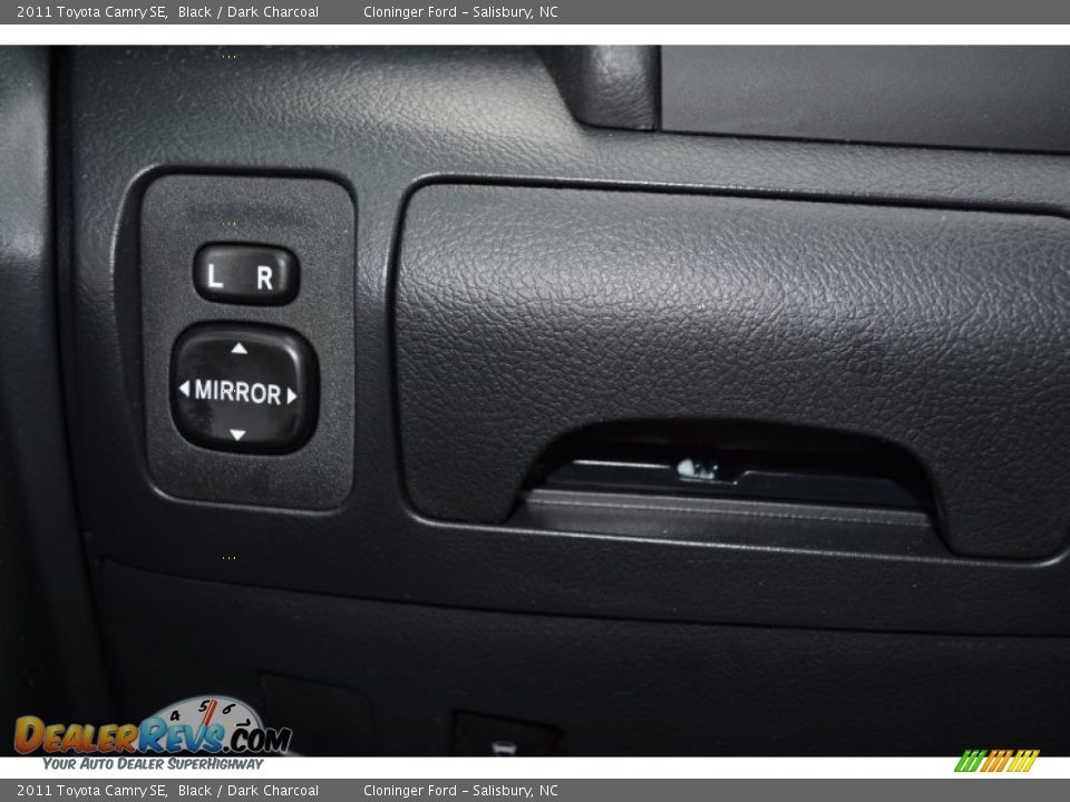 2011 Toyota Camry SE Black / Dark Charcoal Photo #28