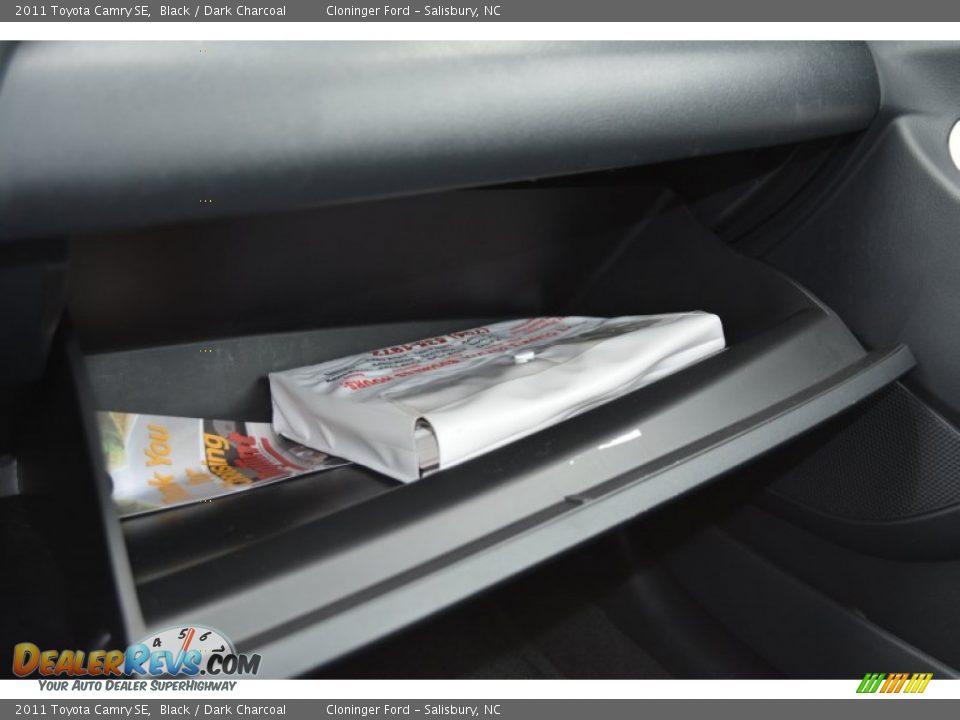 2011 Toyota Camry SE Black / Dark Charcoal Photo #29