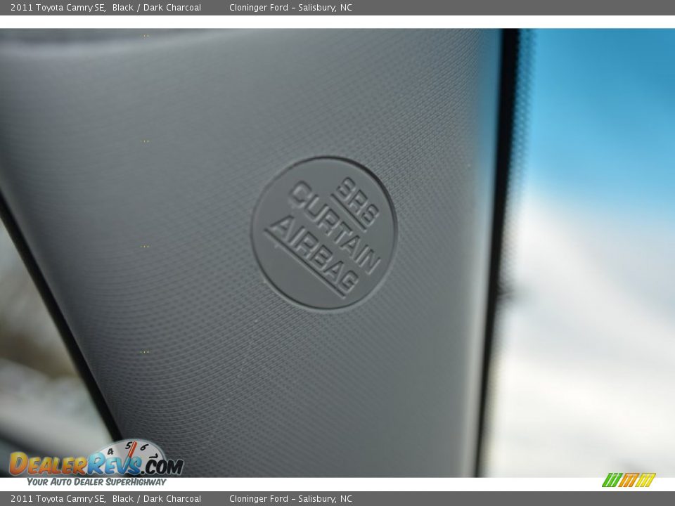 2011 Toyota Camry SE Black / Dark Charcoal Photo #30