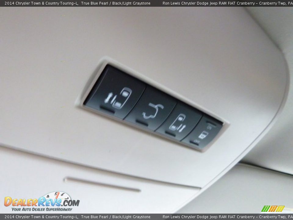 2014 Chrysler Town & Country Touring-L True Blue Pearl / Black/Light Graystone Photo #18