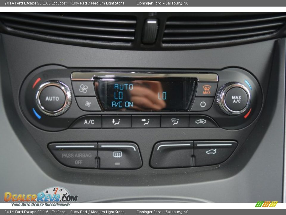 2014 Ford Escape SE 1.6L EcoBoost Ruby Red / Medium Light Stone Photo #20