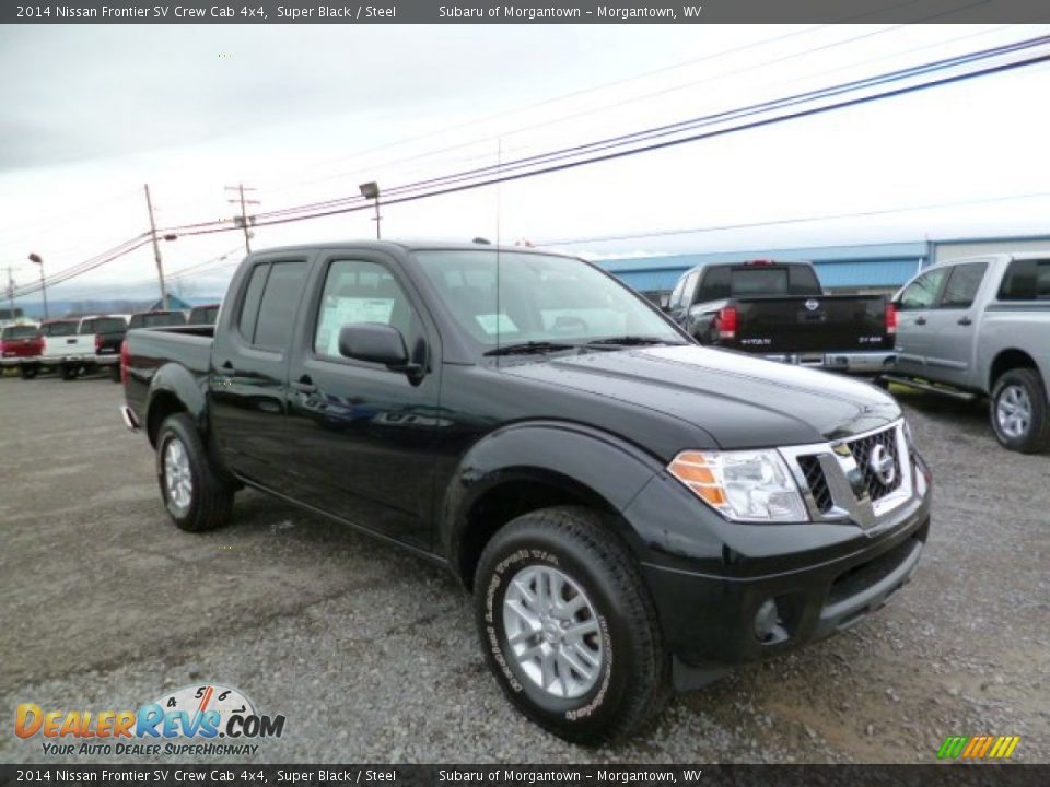 Front 3/4 View of 2014 Nissan Frontier SV Crew Cab 4x4 Photo #1