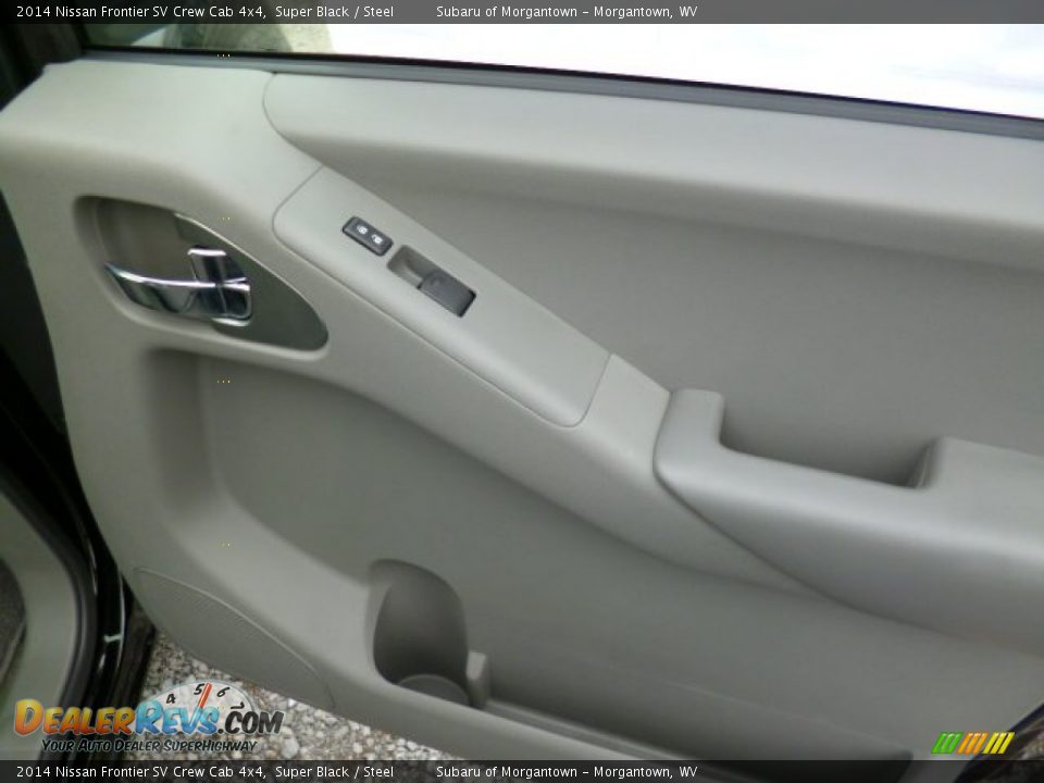 2014 Nissan Frontier SV Crew Cab 4x4 Super Black / Steel Photo #11