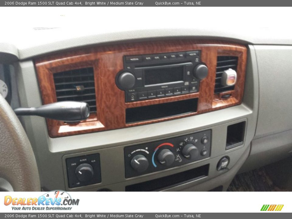 Controls of 2006 Dodge Ram 1500 SLT Quad Cab 4x4 Photo #5