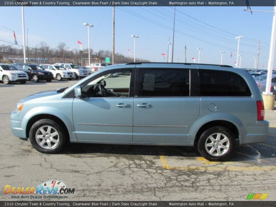 2010 Chrysler Town & Country Touring Clearwater Blue Pearl / Dark Slate Gray/Light Shale Photo #7