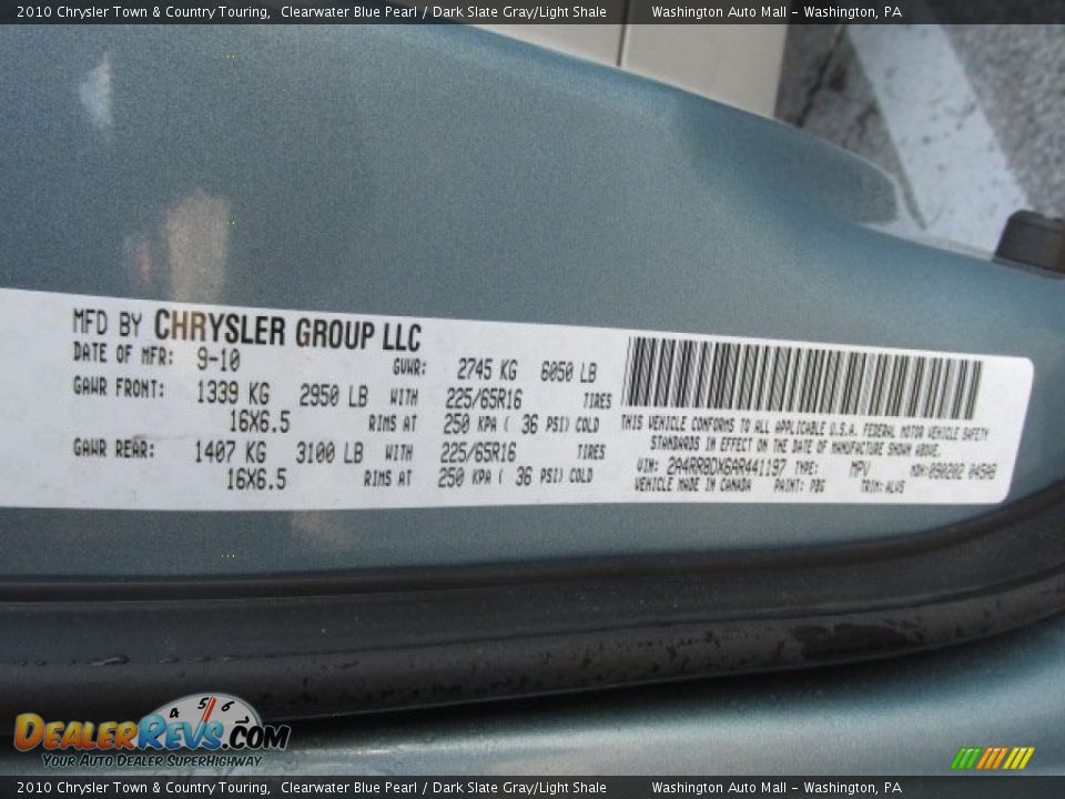 2010 Chrysler Town & Country Touring Clearwater Blue Pearl / Dark Slate Gray/Light Shale Photo #19