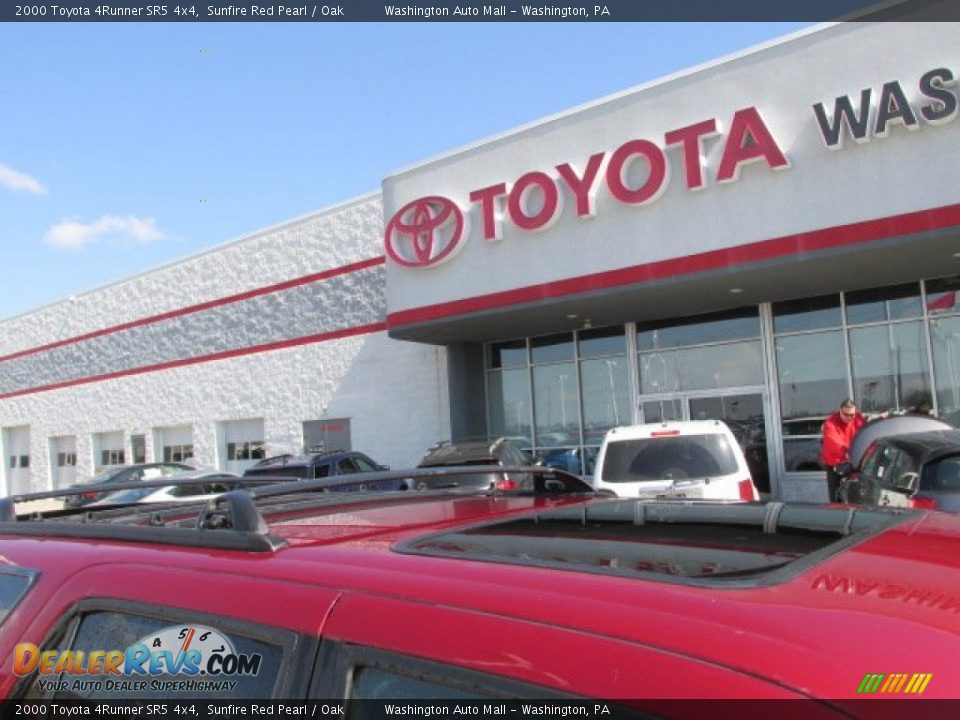 2000 Toyota 4Runner SR5 4x4 Sunfire Red Pearl / Oak Photo #4