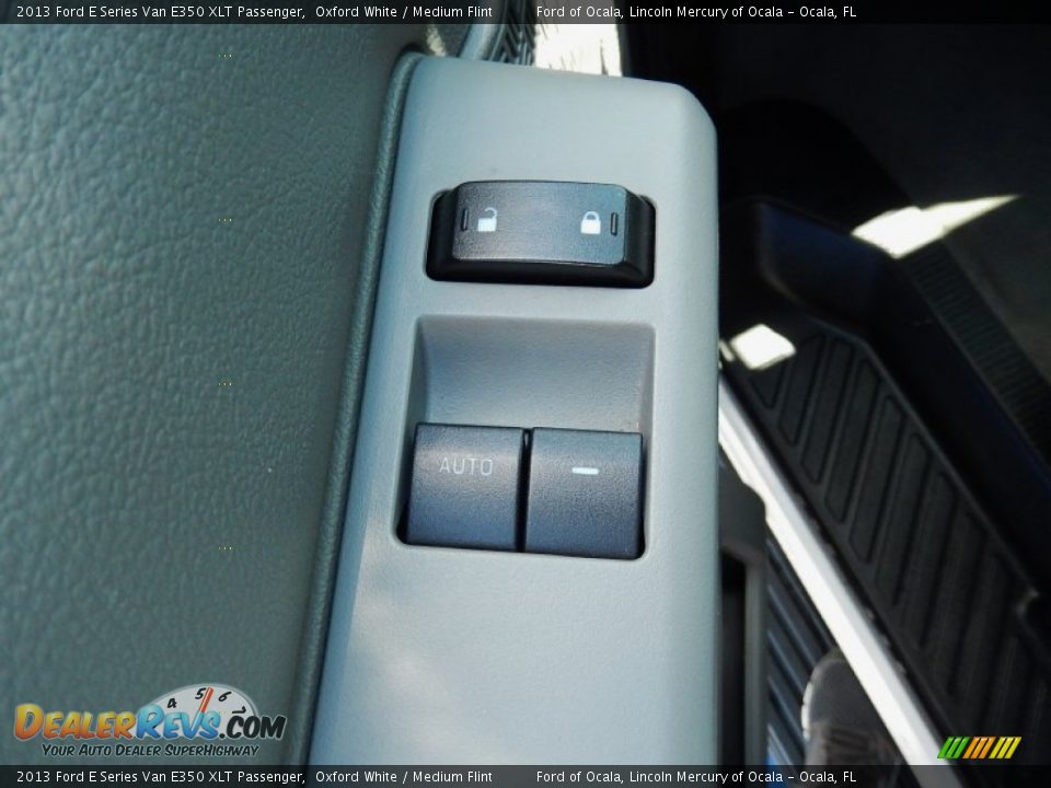 2013 Ford E Series Van E350 XLT Passenger Oxford White / Medium Flint Photo #14