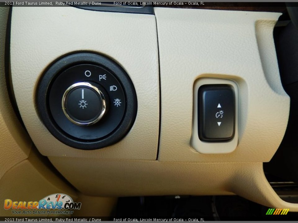 Controls of 2013 Ford Taurus Limited Photo #25