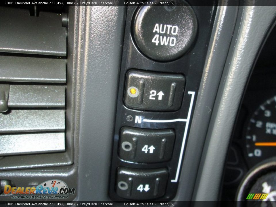 2006 Chevrolet Avalanche Z71 4x4 Black / Gray/Dark Charcoal Photo #20