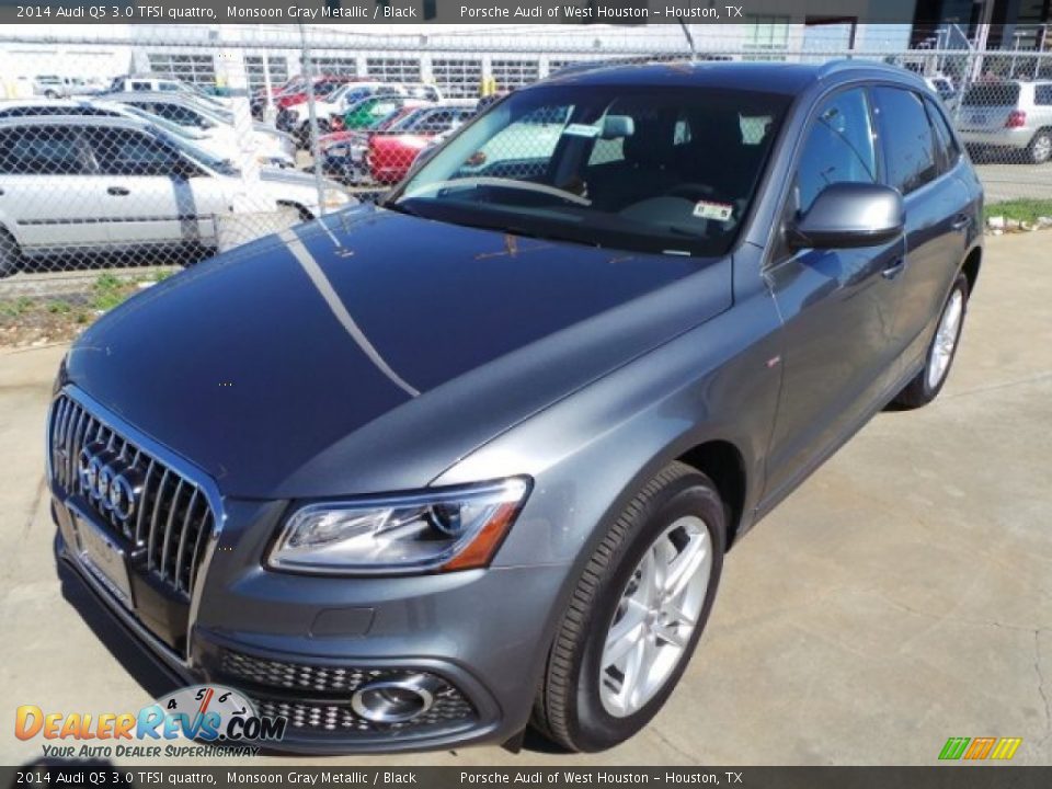 Front 3/4 View of 2014 Audi Q5 3.0 TFSI quattro Photo #3