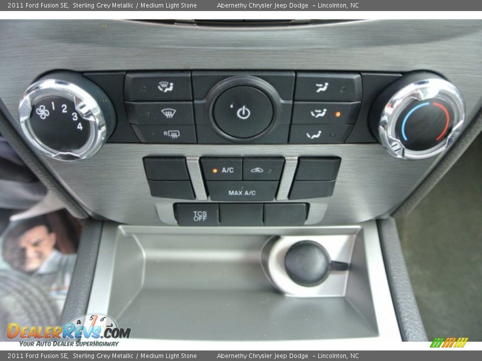 2011 Ford Fusion SE Sterling Grey Metallic / Medium Light Stone Photo #14