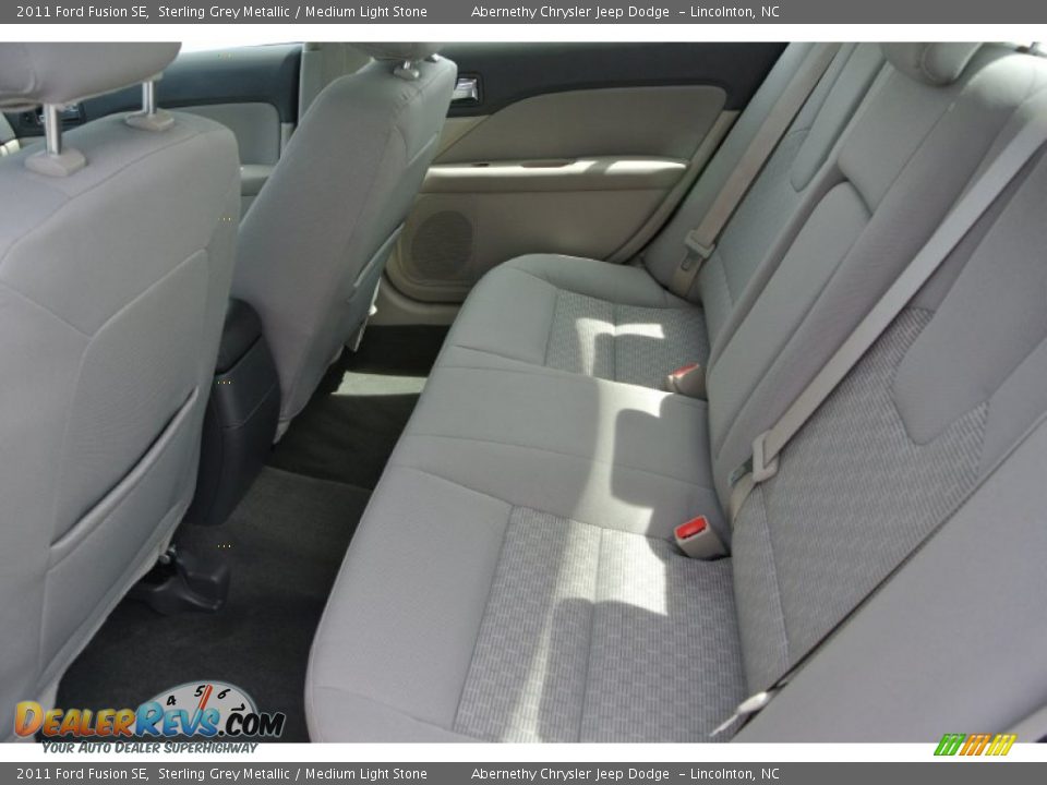 2011 Ford Fusion SE Sterling Grey Metallic / Medium Light Stone Photo #18