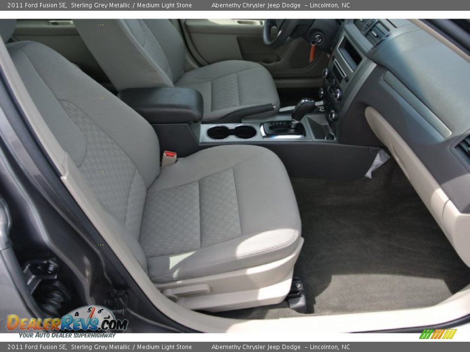 2011 Ford Fusion SE Sterling Grey Metallic / Medium Light Stone Photo #20