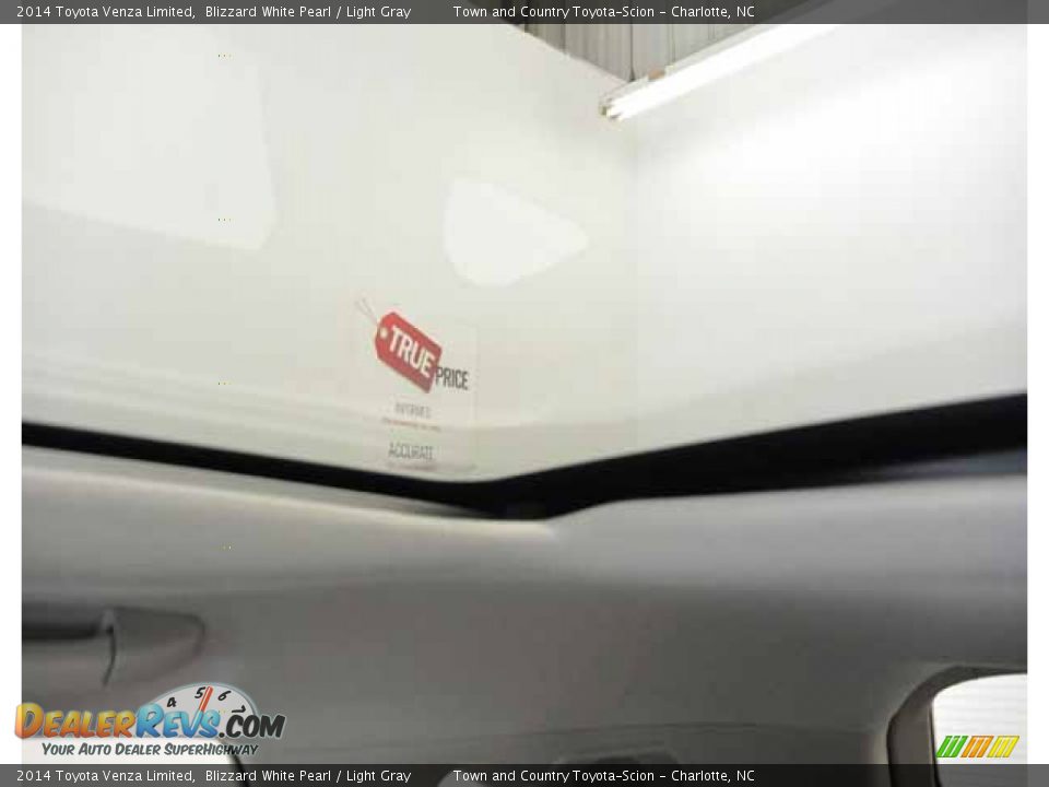 2014 Toyota Venza Limited Blizzard White Pearl / Light Gray Photo #9
