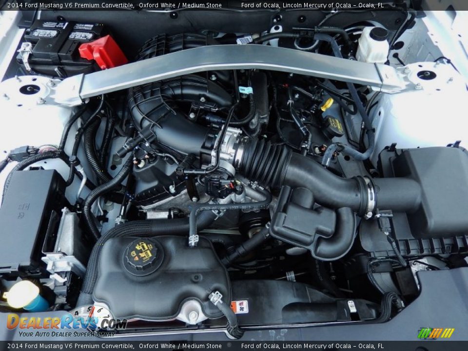 2014 Ford Mustang V6 Premium Convertible Oxford White / Medium Stone Photo #23