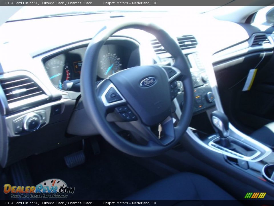 2014 Ford Fusion SE Tuxedo Black / Charcoal Black Photo #25
