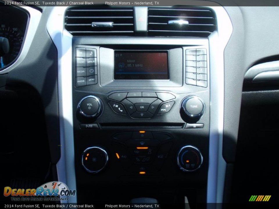 2014 Ford Fusion SE Tuxedo Black / Charcoal Black Photo #29