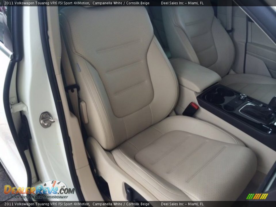 2011 Volkswagen Touareg VR6 FSI Sport 4XMotion Campanella White / Cornsilk Beige Photo #10