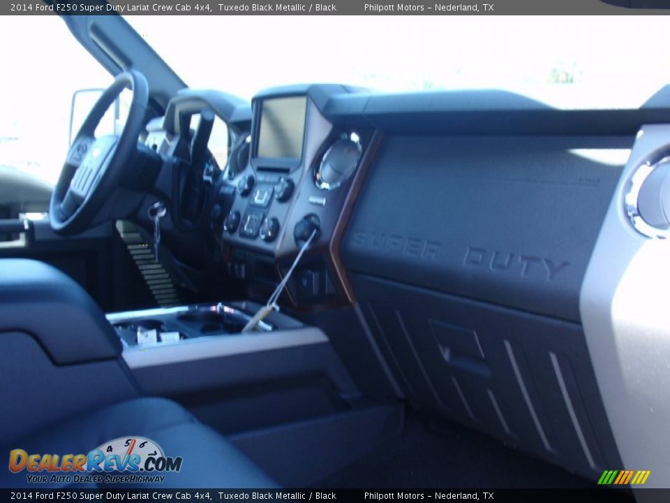 2014 Ford F250 Super Duty Lariat Crew Cab 4x4 Tuxedo Black Metallic / Black Photo #20