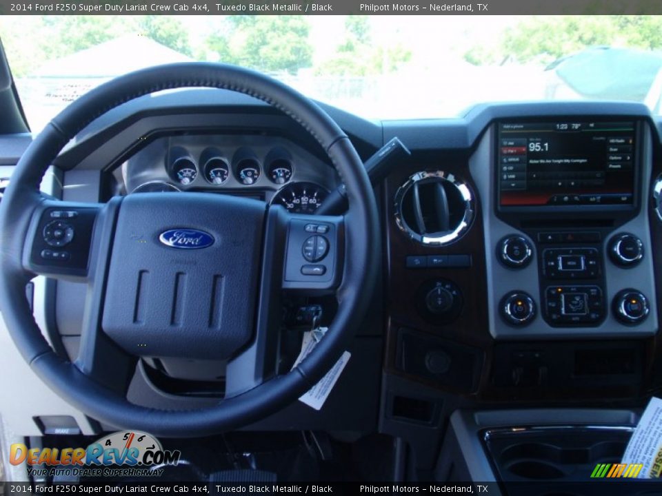 2014 Ford F250 Super Duty Lariat Crew Cab 4x4 Tuxedo Black Metallic / Black Photo #31