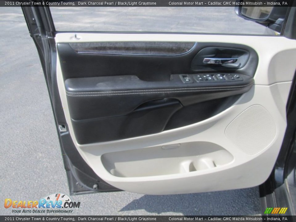 2011 Chrysler Town & Country Touring Dark Charcoal Pearl / Black/Light Graystone Photo #11