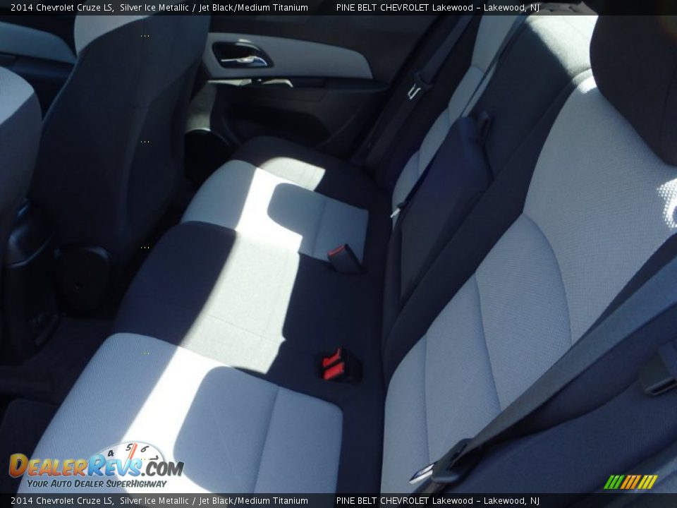 2014 Chevrolet Cruze LS Silver Ice Metallic / Jet Black/Medium Titanium Photo #4