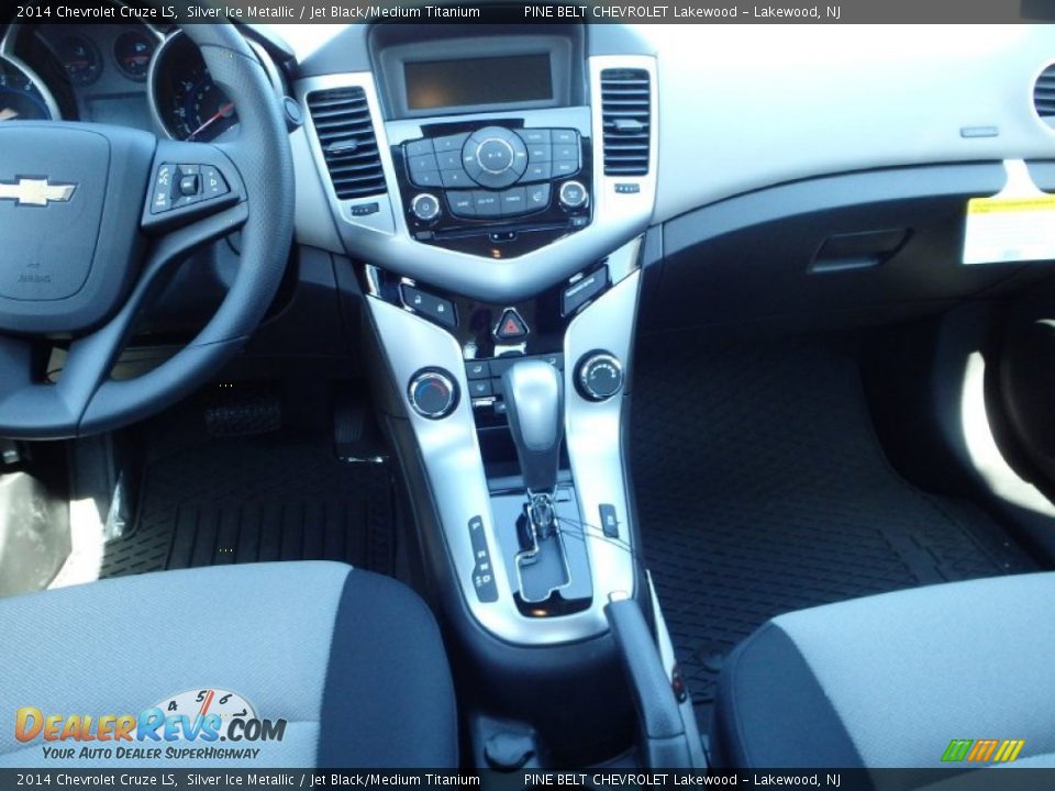2014 Chevrolet Cruze LS Silver Ice Metallic / Jet Black/Medium Titanium Photo #5