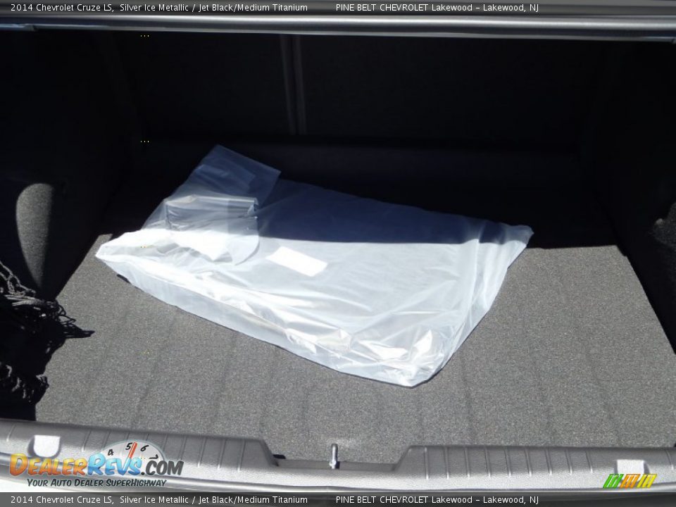 2014 Chevrolet Cruze LS Silver Ice Metallic / Jet Black/Medium Titanium Photo #7