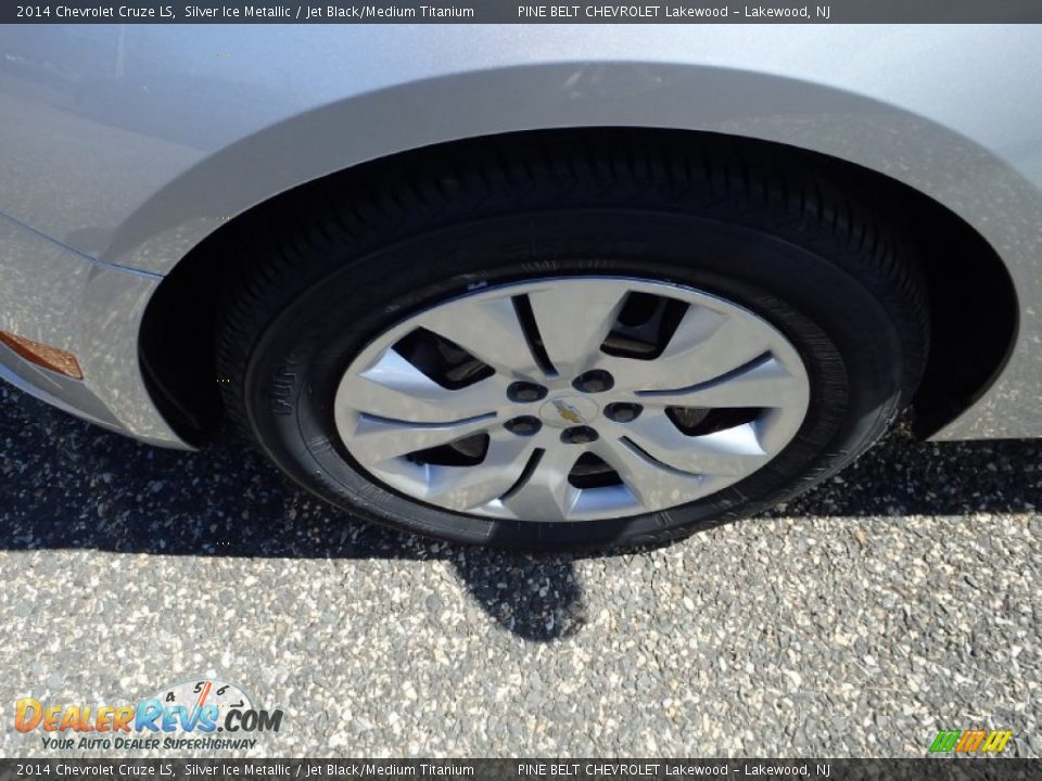2014 Chevrolet Cruze LS Silver Ice Metallic / Jet Black/Medium Titanium Photo #11