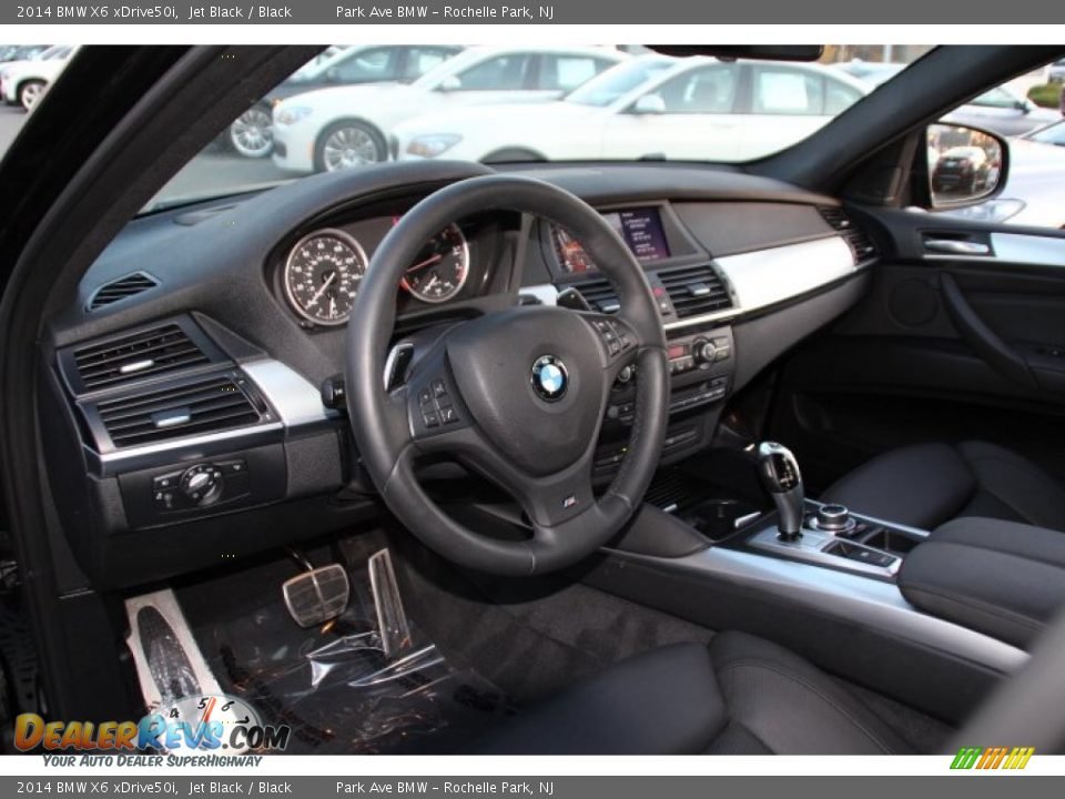 Dashboard of 2014 BMW X6 xDrive50i Photo #10