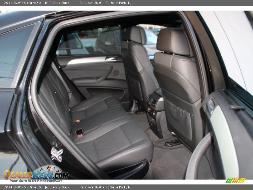Rear Seat of 2014 BMW X6 xDrive50i Photo #24