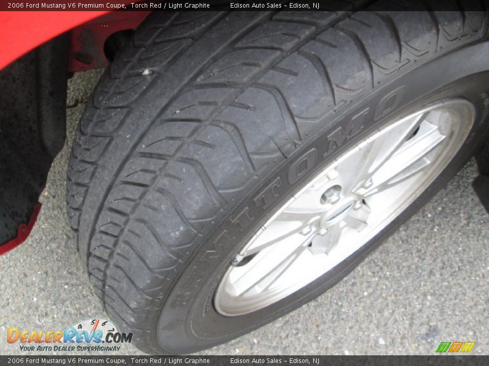 2006 Ford Mustang V6 Premium Coupe Torch Red / Light Graphite Photo #24