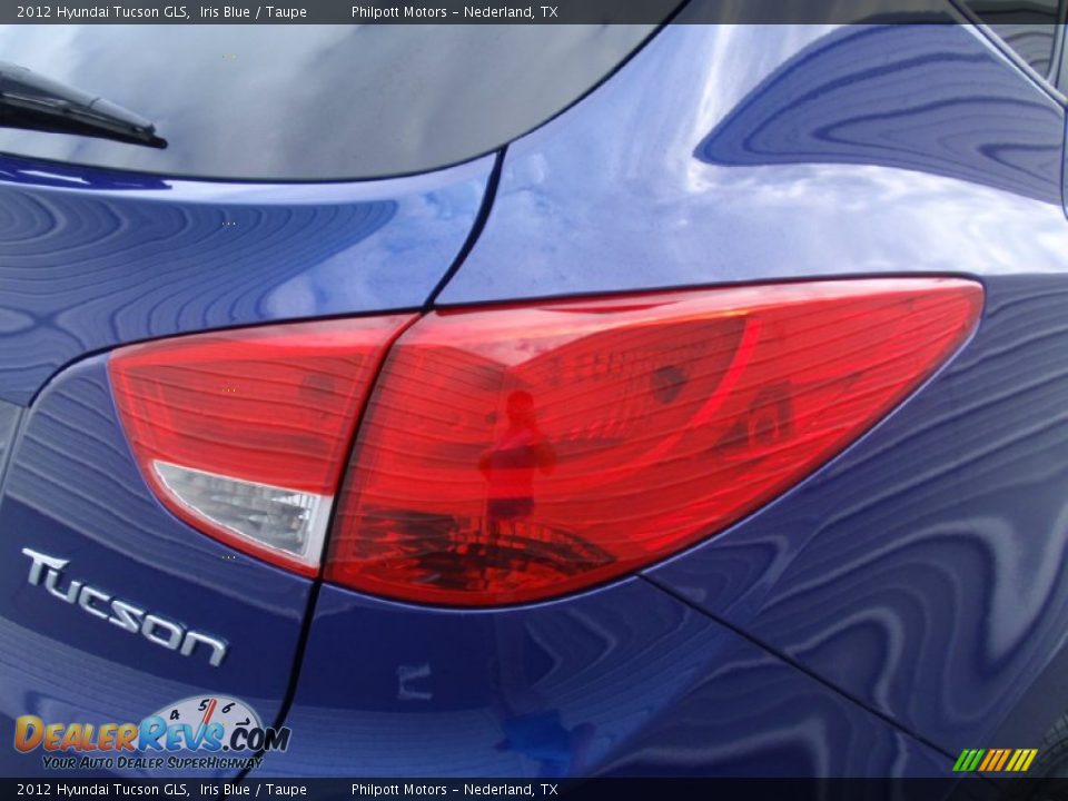 2012 Hyundai Tucson GLS Iris Blue / Taupe Photo #17
