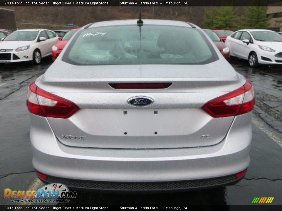 2014 Ford Focus SE Sedan Ingot Silver / Medium Light Stone Photo #3