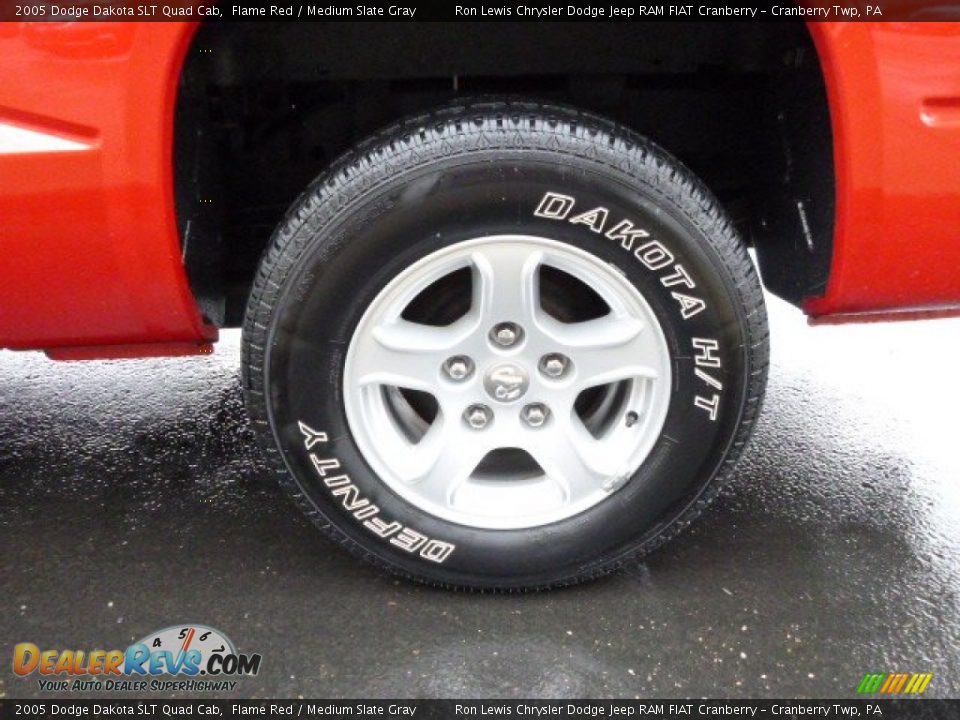 2005 Dodge Dakota SLT Quad Cab Flame Red / Medium Slate Gray Photo #9
