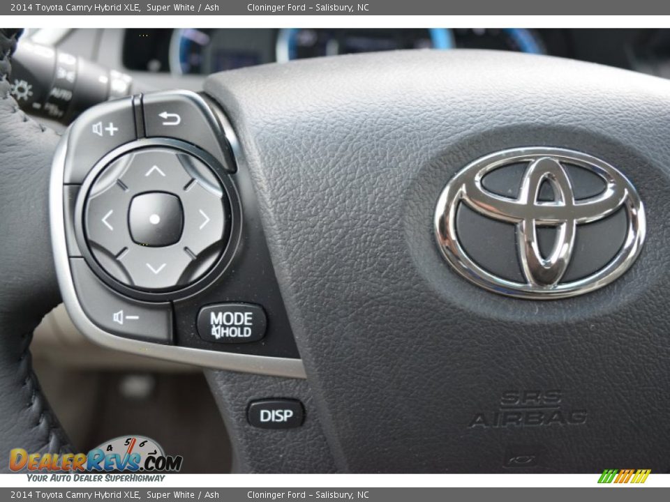 2014 Toyota Camry Hybrid XLE Super White / Ash Photo #19