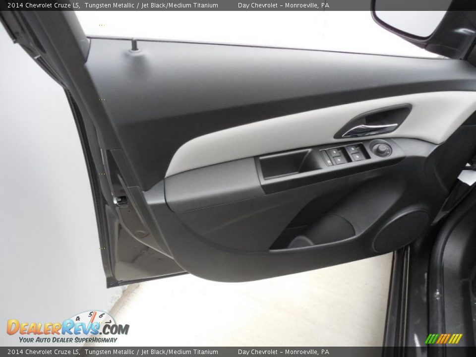 2014 Chevrolet Cruze LS Tungsten Metallic / Jet Black/Medium Titanium Photo #10