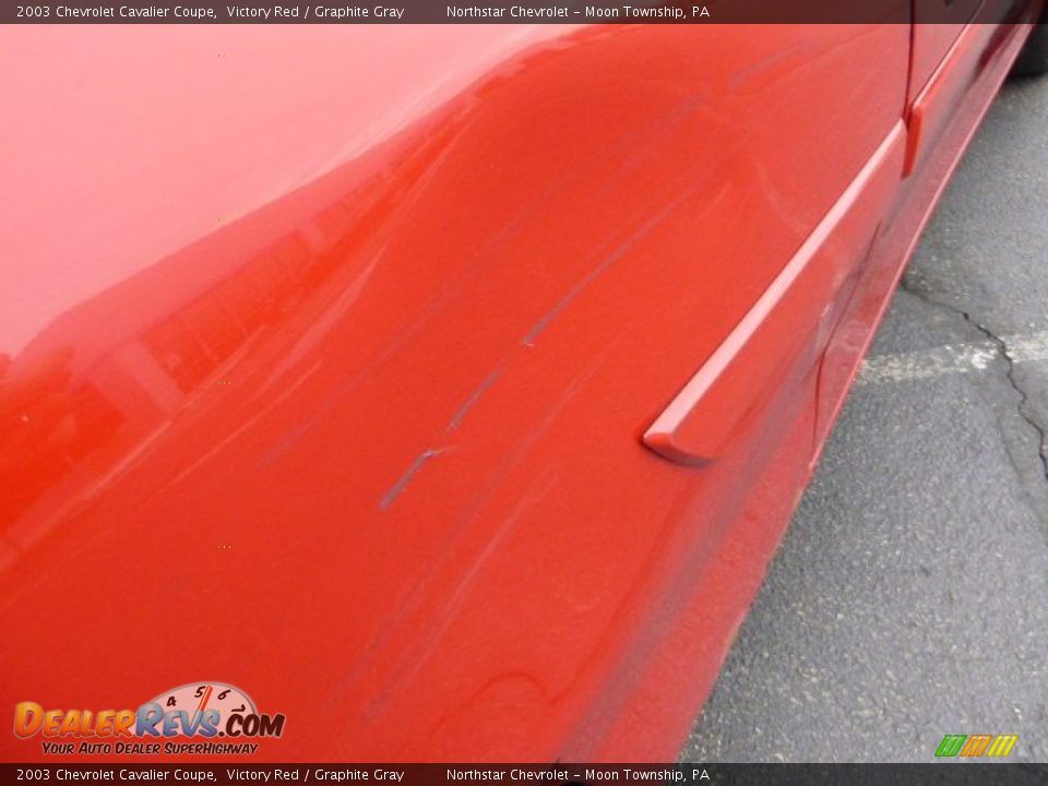 2003 Chevrolet Cavalier Coupe Victory Red / Graphite Gray Photo #5
