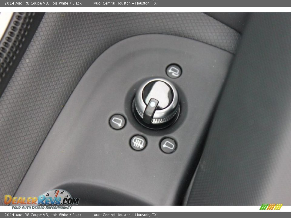 Controls of 2014 Audi R8 Coupe V8 Photo #15